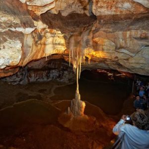 L Ostal de Benjamin 01_grotte_de_lacave_-_lot_tourisme_-_crt_midi-pyrenees_d._viet_-001